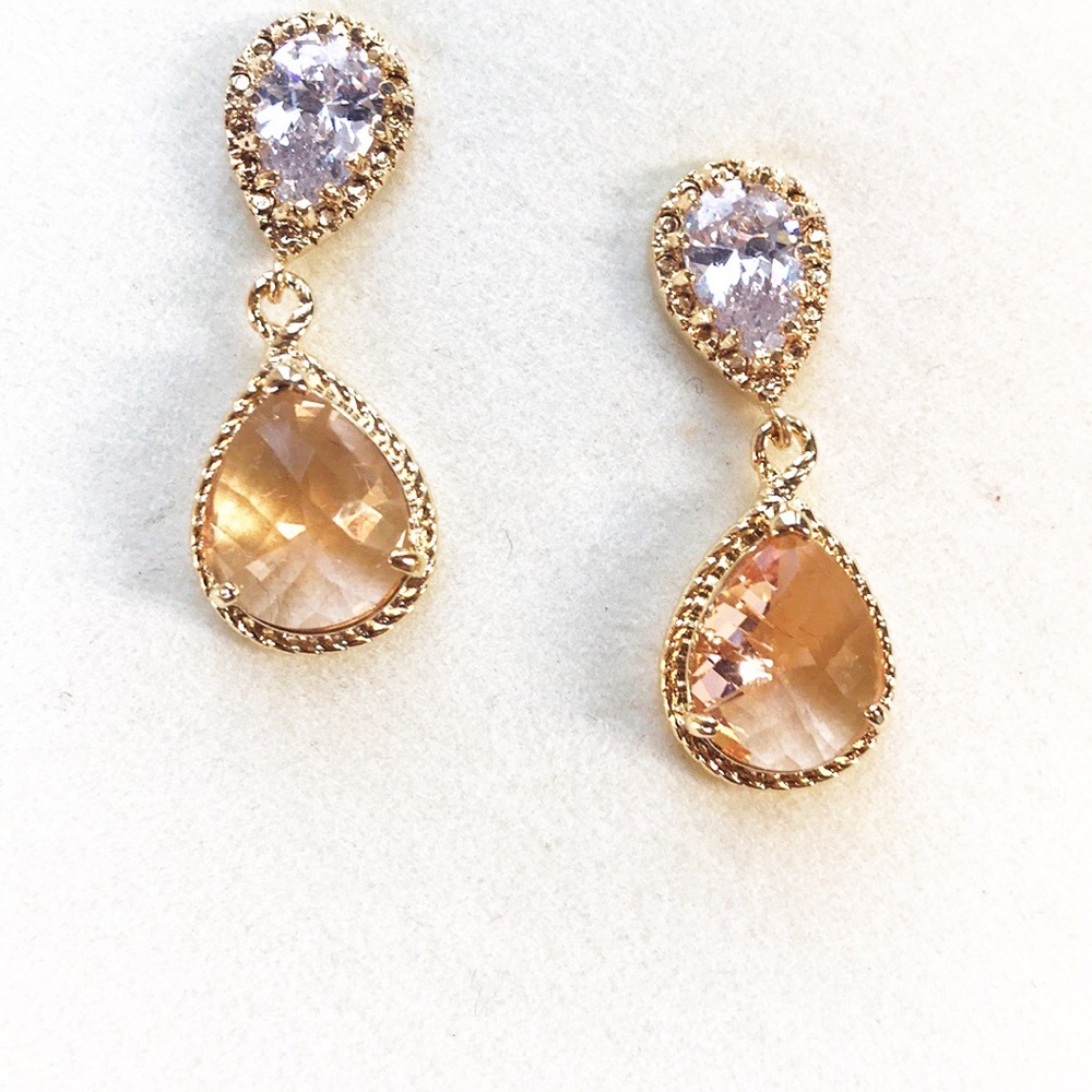 Two stone drop earrings in gold tone - NWOT